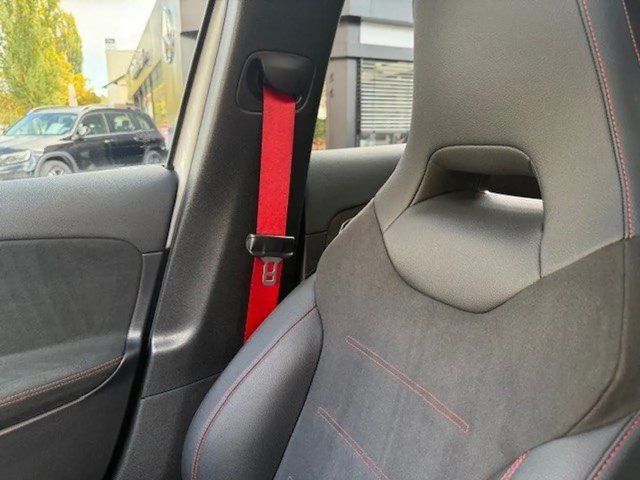 Mercedes-Benz A 35 AMG AMG Line