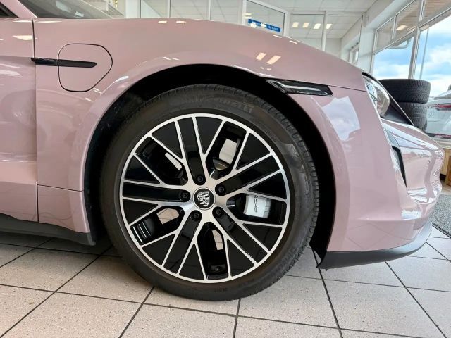 Porsche Taycan Performance Plus