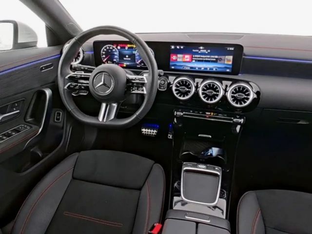 Mercedes-Benz CLA 200 AMG Line