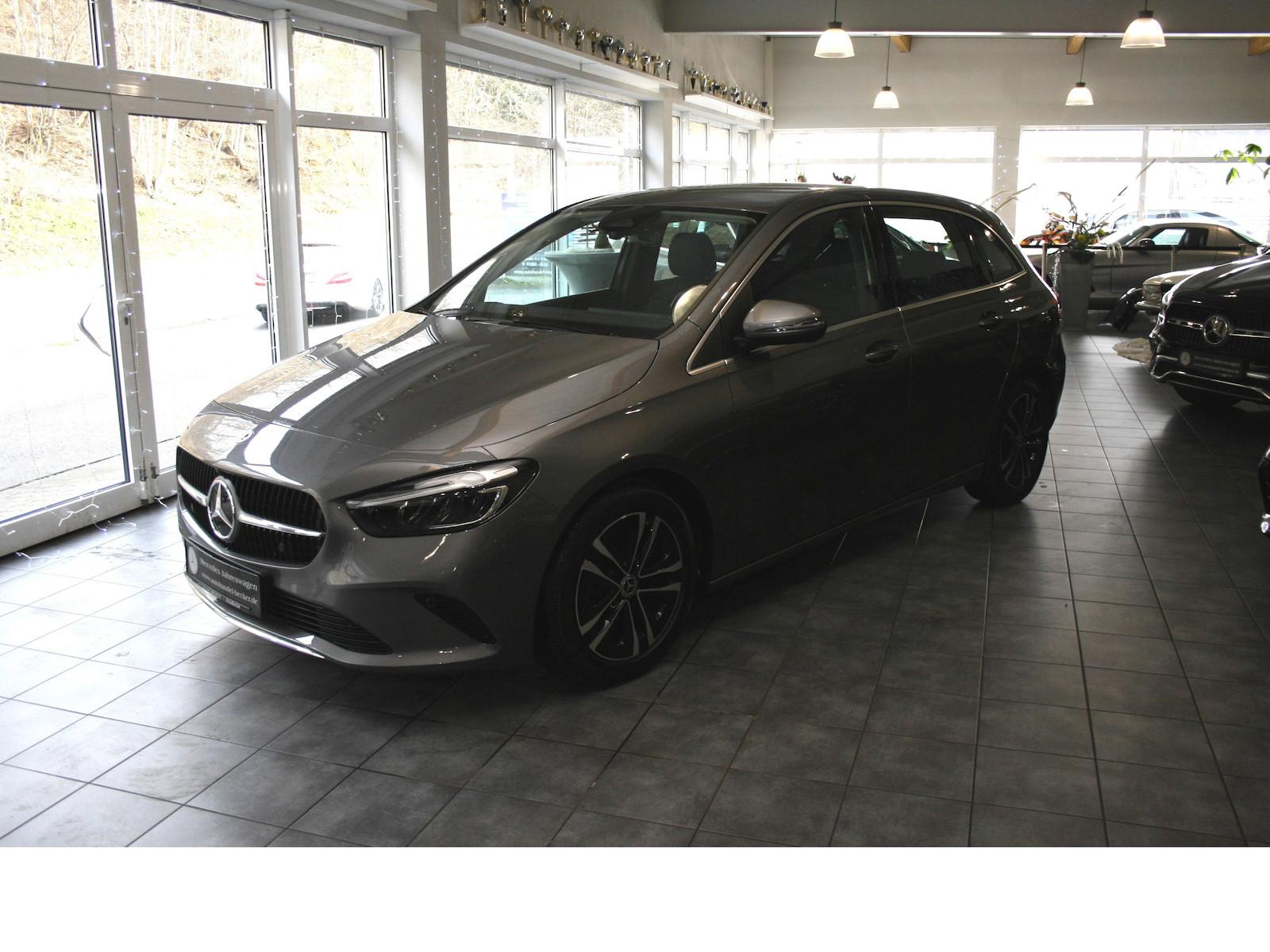 Mercedes-Benz B 180 B 180 d Sedan