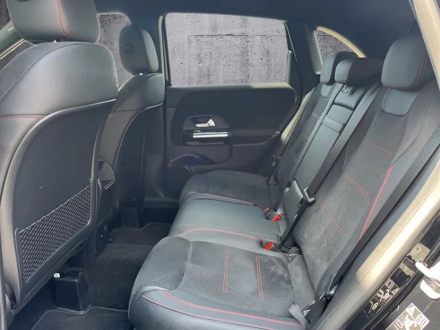 Mercedes-Benz B 200 AMG Line