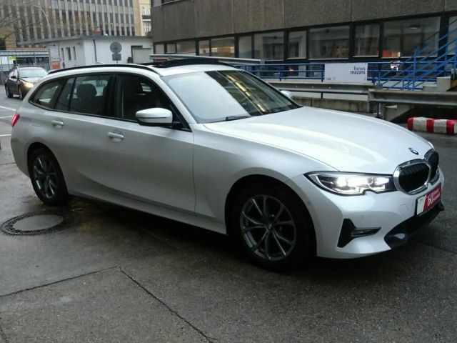 BMW 320 320d Sport Line Touring xDrive