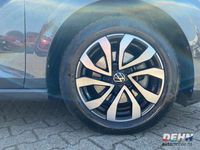 Volkswagen Golf Mildhybrid 1.0 eTSI  Active ACC SHZ LED Navi VZE