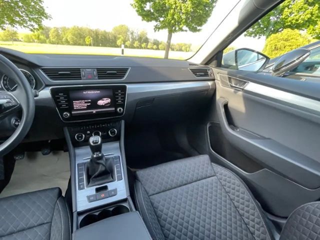 Skoda Superb 2.0 TDI Ambition Combi