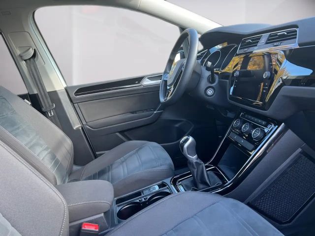 Volkswagen Touran 1.5 TSI R-Line Style