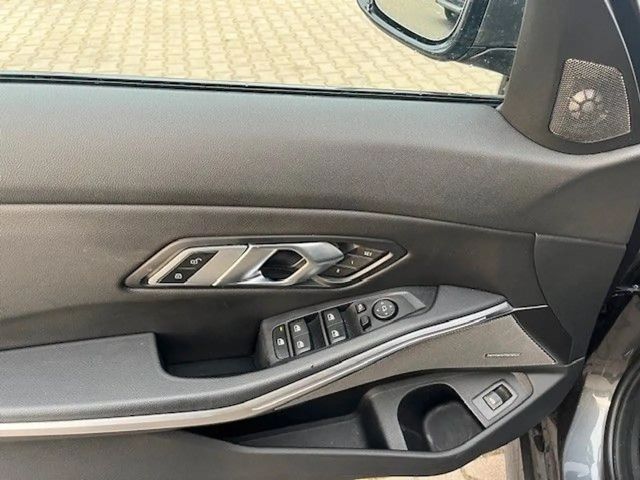 BMW 320 320d M-Sport Touring