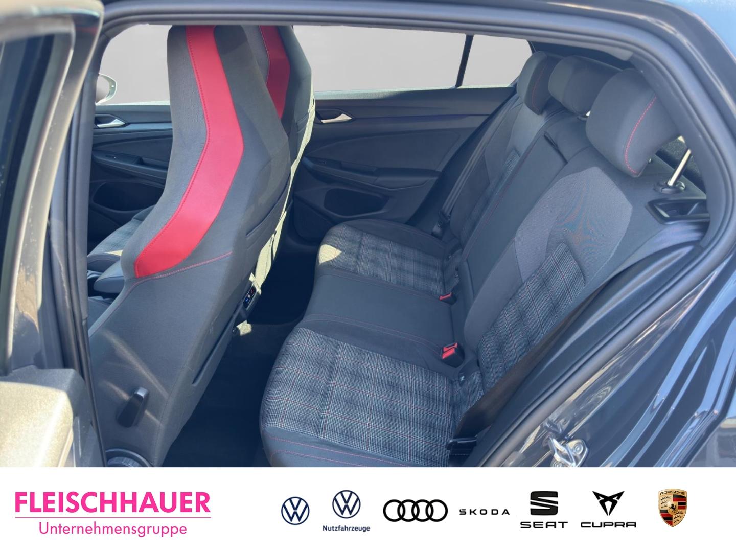 Volkswagen Golf 2.0 TSI Business GTI Golf VIII