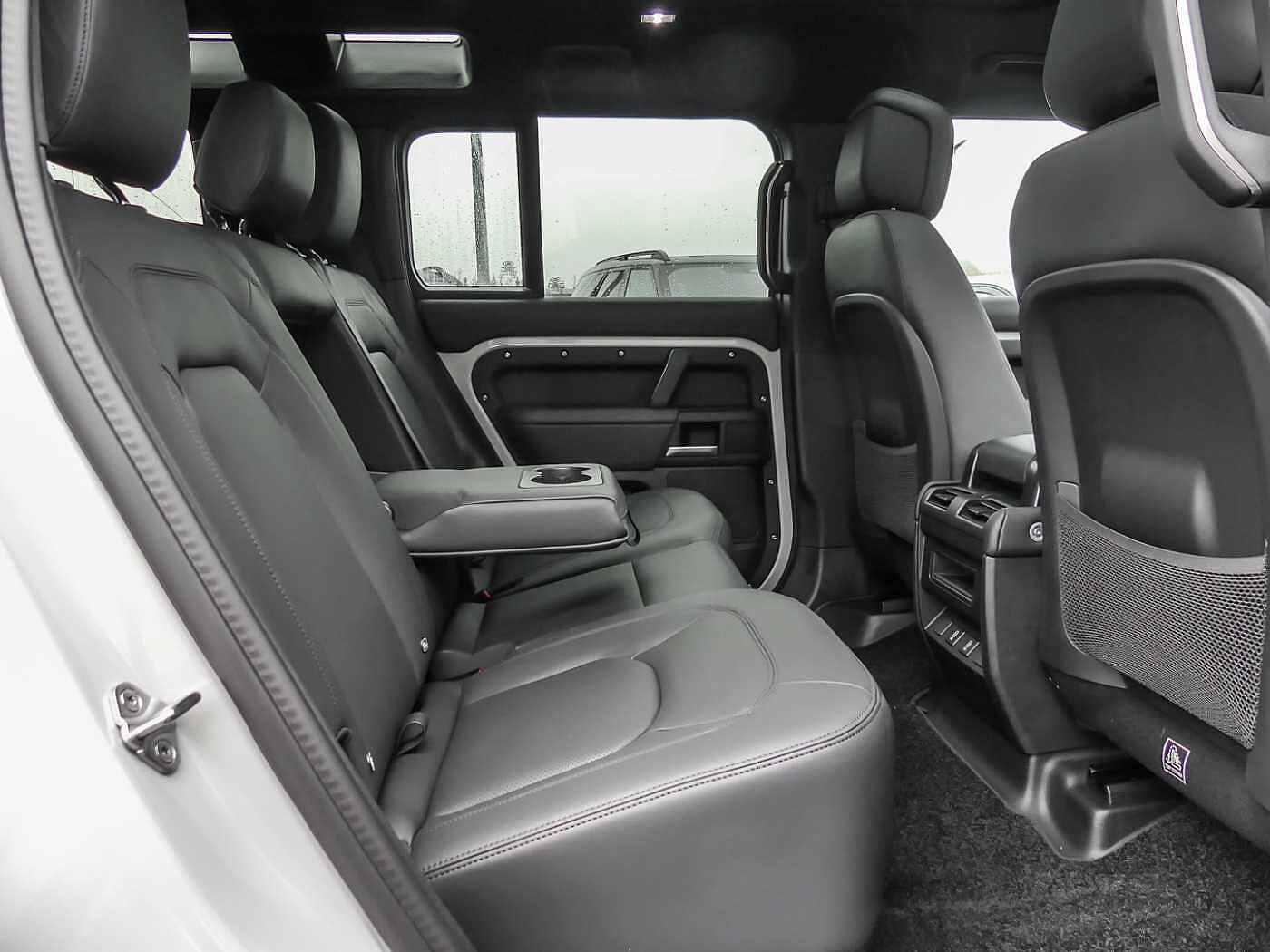 Land Rover Defender 110