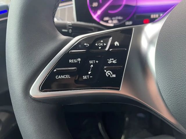 Mercedes-Benz EQE 350 AMG Line Sedan