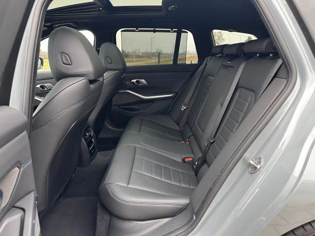 BMW 320 320d M-Sport Touring xDrive