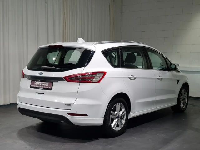 Ford S-Max Titanium