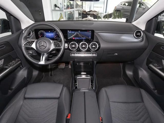 Mercedes-Benz B 180 W-Paket ParkAss. LED SpurH el.Heck LM KAM