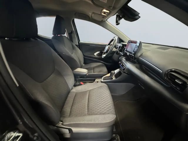 Toyota Yaris Hatchback Hybride Team D