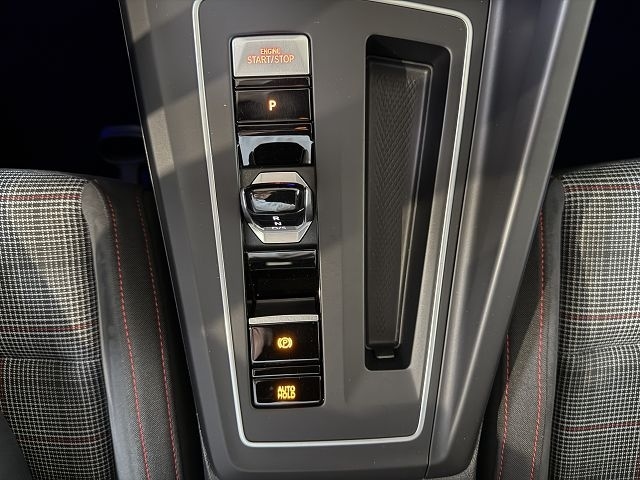 Volkswagen Golf 2.0 TSI DSG Golf VIII Style