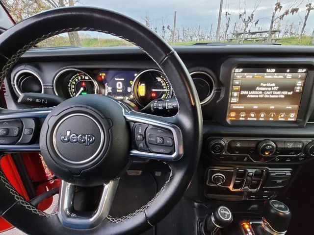 Jeep Wrangler 4xe Sahara