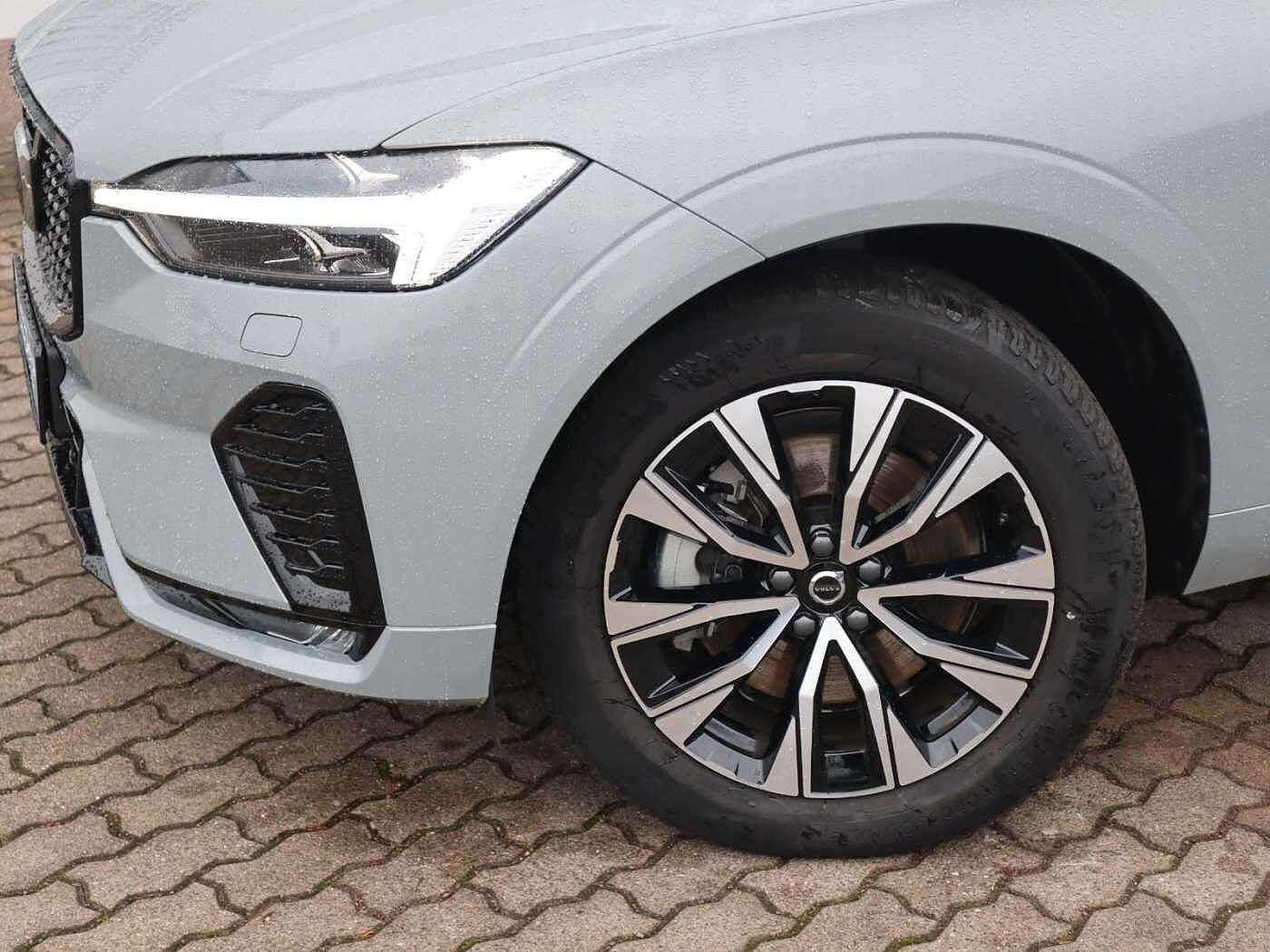 Volvo XC60 AWD Dark Plus