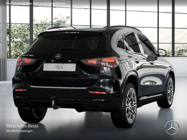 Mercedes-Benz GLA 180 AMG Line
