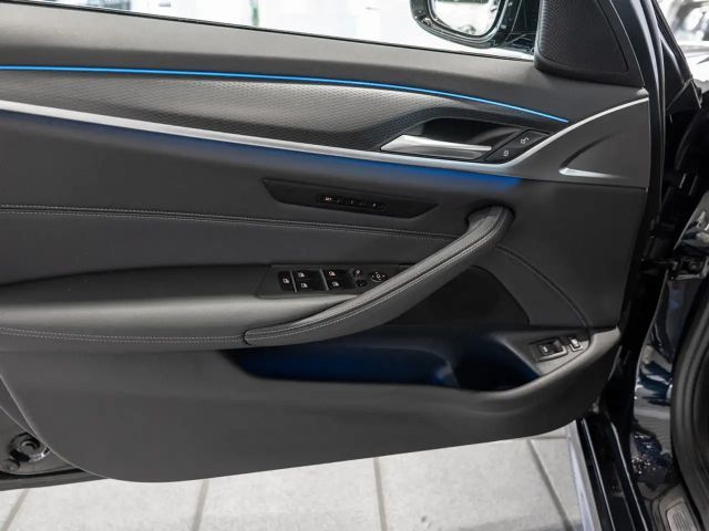 BMW 530 530e M-Sport Touring xDrive