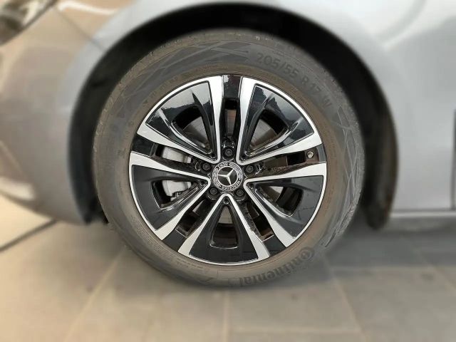 Mercedes-Benz B 200 Progressive Sedan