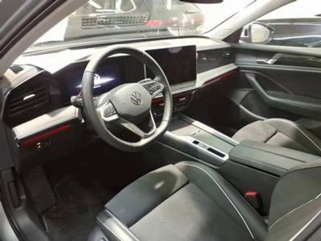 Volkswagen Passat 1.5 eTSI Business DSG