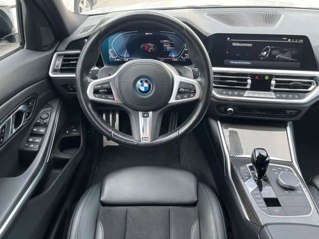 BMW 320 320e M-Sport Touring xDrive