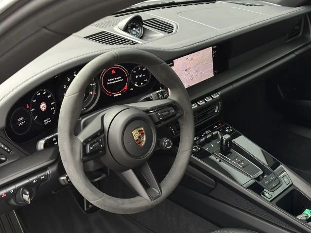 Porsche 992 Carrera Coupé GTS