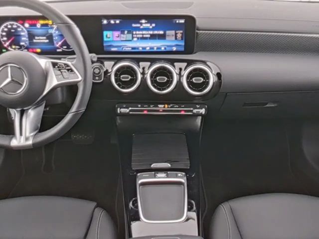 Mercedes-Benz CLA 180 Coupé Progressive