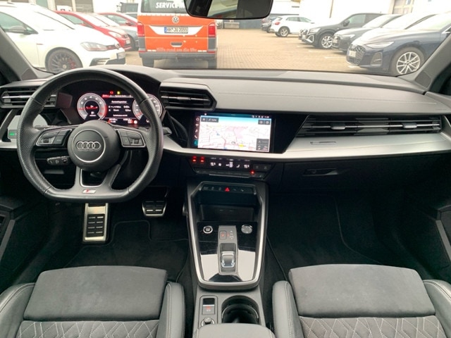 Audi A3 35 TFSI S-Line S-Tronic Sedan