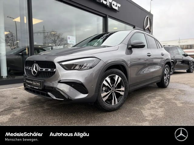 Mercedes-Benz GLA 200 Progressive