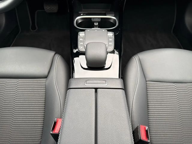 Mercedes-Benz CLA 200 CLA 200 d Shooting Brake