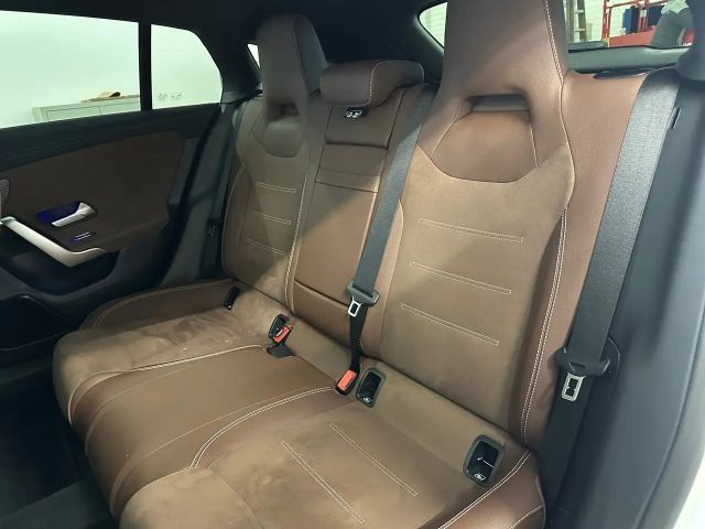 Mercedes-Benz CLA 200 AMG Line Shooting Brake