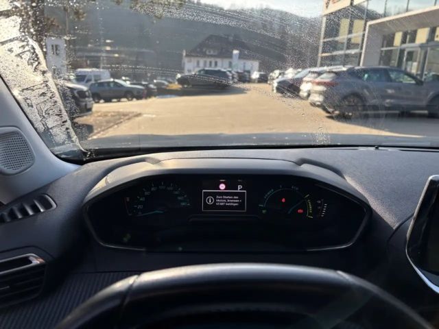 Peugeot E-2008 Active Pack