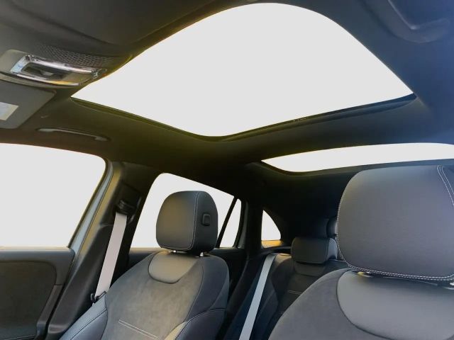 Mercedes-Benz GLA 200 AMG Line