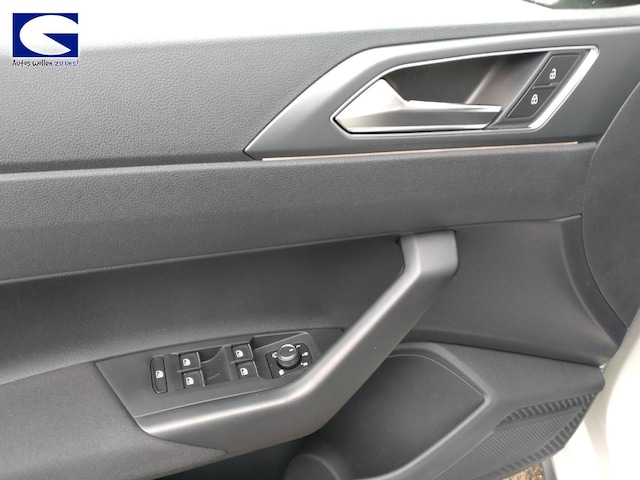 Volkswagen Polo Polo 1.0     R-L  BT070 TSID7F