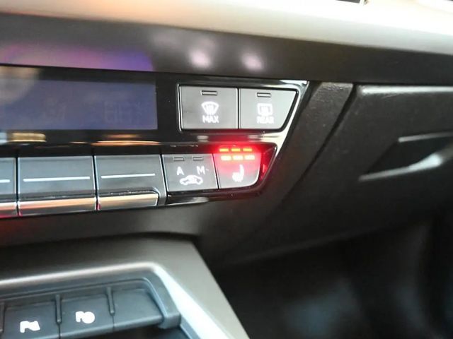 Audi A3 30 TFSI S-Tronic Sedan