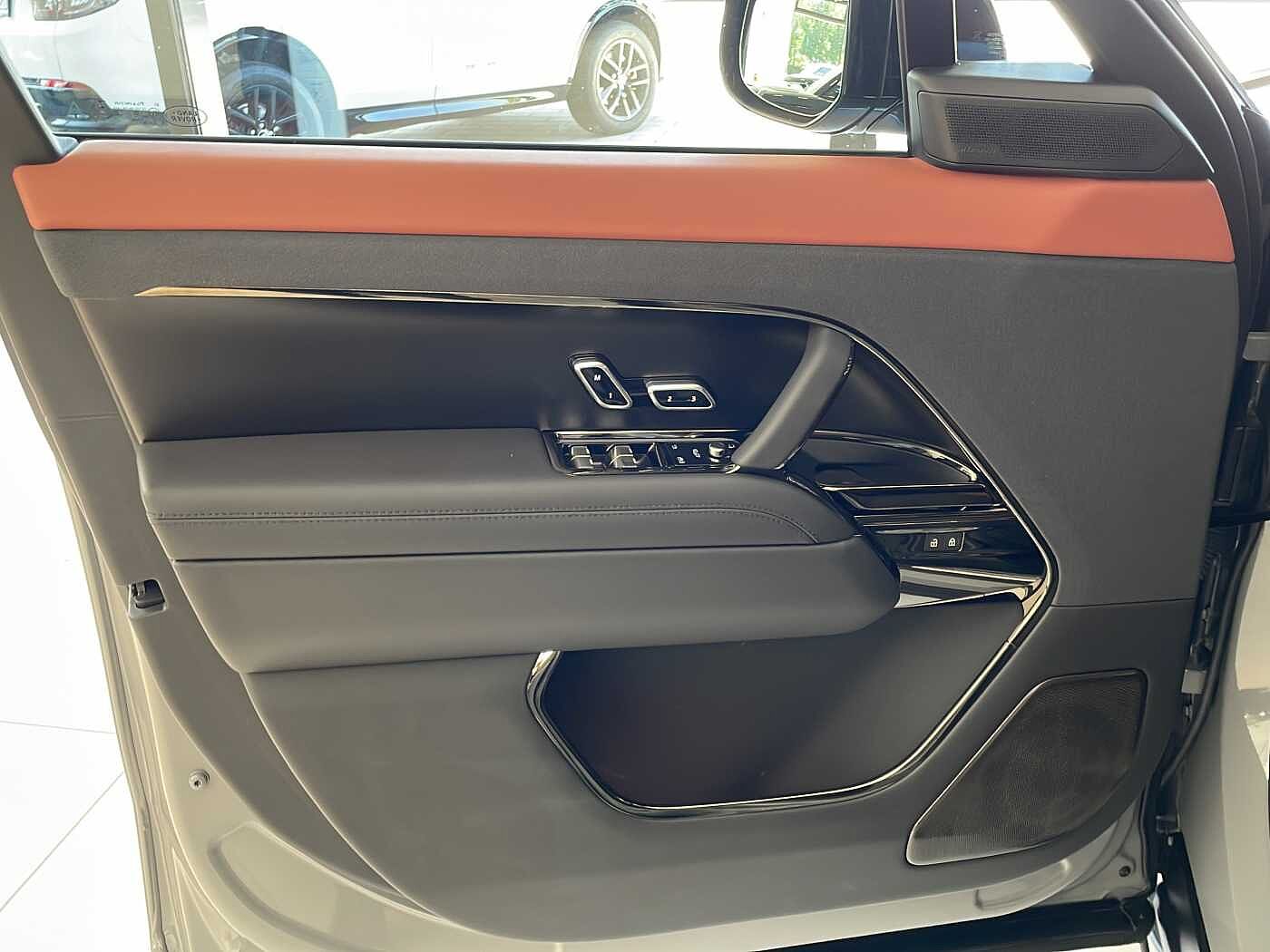 Land Rover Range Rover Sport P635 SV