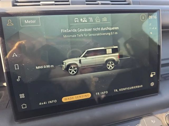 Land Rover Defender 110