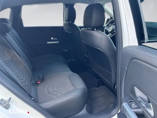 Mercedes-Benz B 200 Progressive Sedan