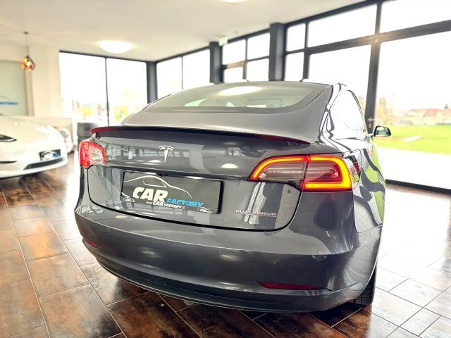Tesla Model 3 Performance