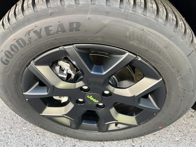 Jeep Avenger 1.2 T3 e-Hybrid 4xe Upland e-DCT6