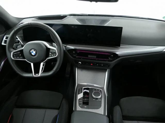 BMW 320 320i M-Sport Sedan