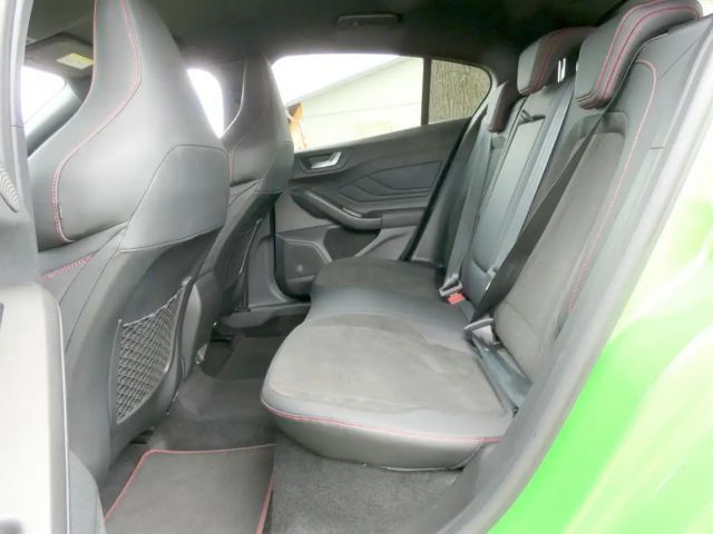 Ford Focus EcoBoost ST Line