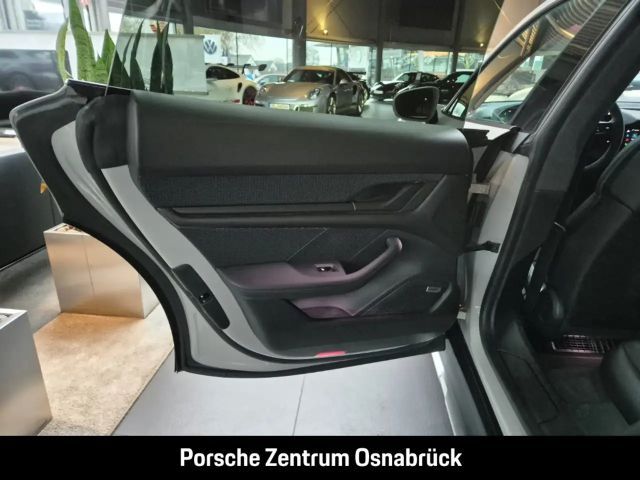 Porsche Taycan 4 Cross Turismo
