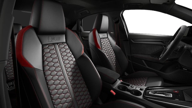 Audi RS3 Quattro S-Tronic Sedan