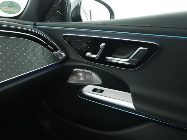 Mercedes-Benz E 220 E 220 d Sedan