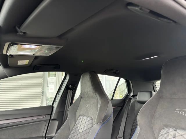 Volkswagen Golf 1.5 TSI R-Line