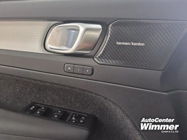 Volvo XC40 Dark Plus