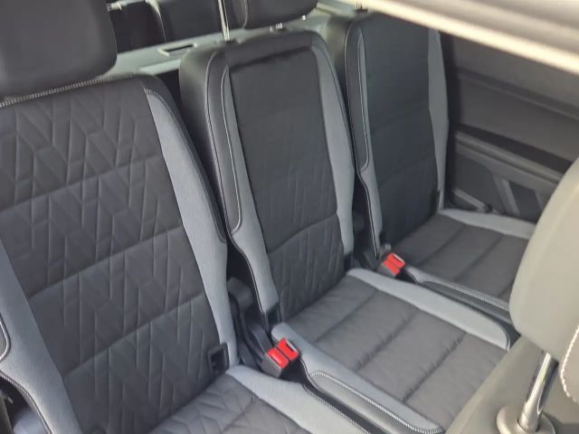 Volkswagen Touran 1.5 TSI DSG IQ.Drive