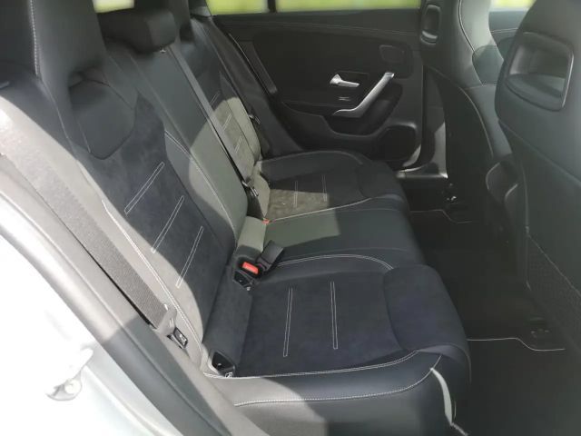 Mercedes-Benz CLA 200 CLA 200 d Shooting Brake