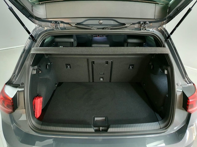 Volkswagen Golf 1.5 eTSI DSG R-Line